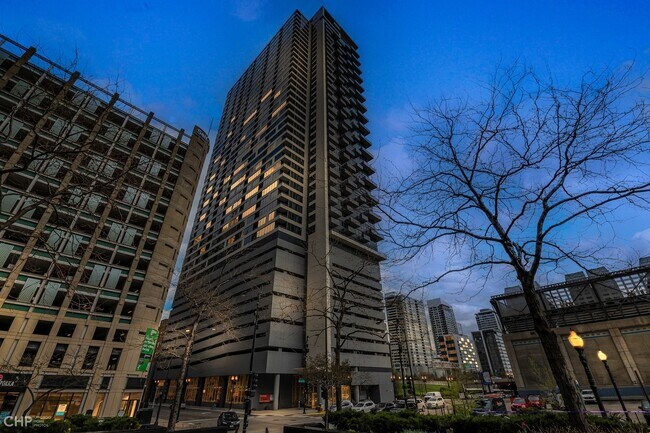 Primary Photo - 235 W Van Buren St