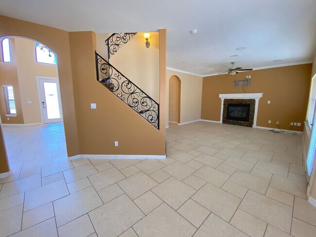 Building Photo - Northeast El Paso/Sandstone Ranch Estates 4 Bed 2.5 Bath Refrig A/C
