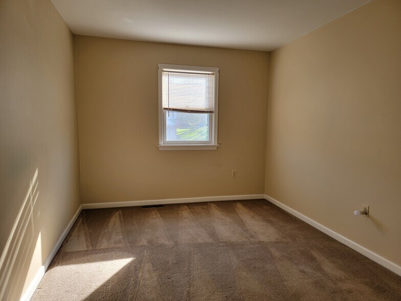 Building Photo - 46 Ironstone Dr