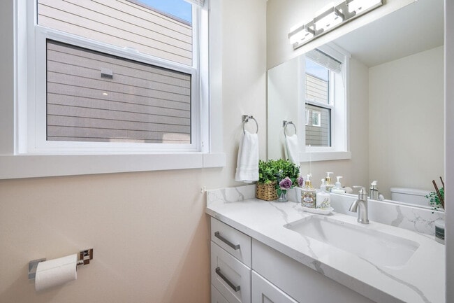 Building Photo - 10404 2nd Pl SW