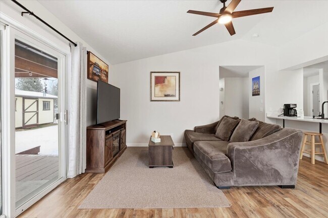 Building Photo - 6743 Kamloops Dr