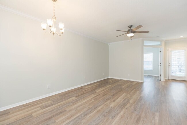 Building Photo - 5808 Fishhawk Ridge Dr