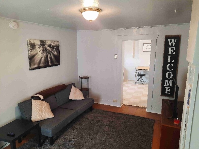 Building Photo - 709 Indiana St