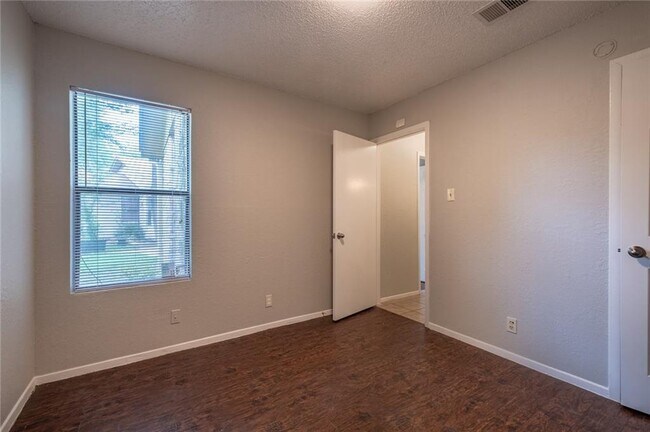 Building Photo - 12901 Chromite St