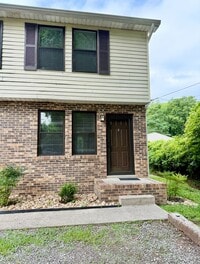 Building Photo - 2 Bedroom 1.5 Bath Duplex near Dan Mills i...