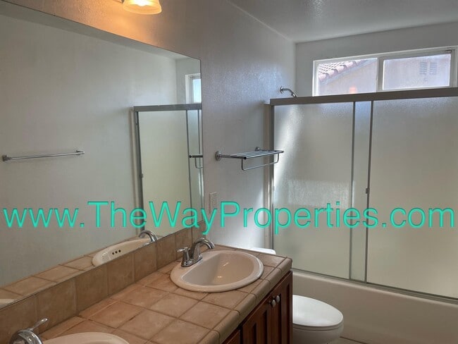 Building Photo - 15058 Zircon Dr