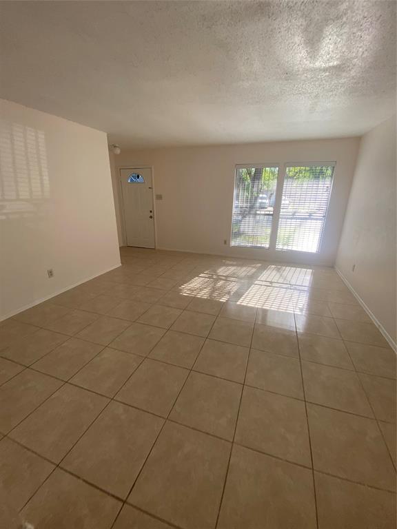 Building Photo - 2402 Dove Springs Dr