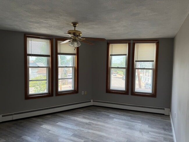 Building Photo - 781 Winthrop Ave