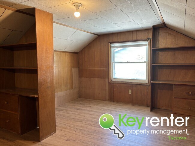Building Photo - Gorgeous 3Bed/2Bath In the Heart of Tacoma!