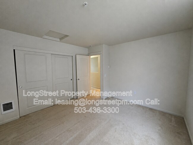 Building Photo - 20 SE 172nd Ave