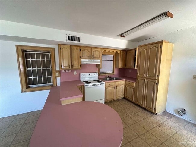 Building Photo - 6 Cisne St