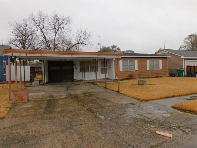 Building Photo - 1207 Trimm Ave