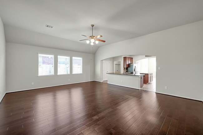 Building Photo - 30119 Saw Oaks Dr