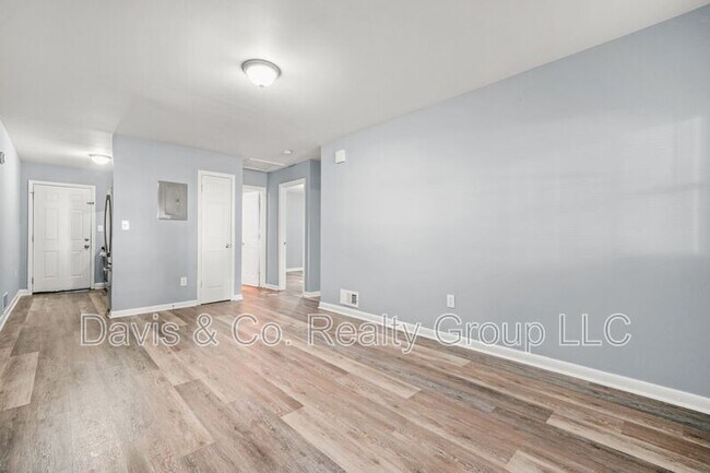 Building Photo - 1156 Hubbard St SW
