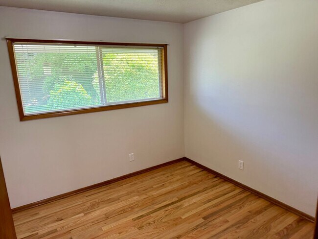 Building Photo - Arbor Lodge Mid Century Mod