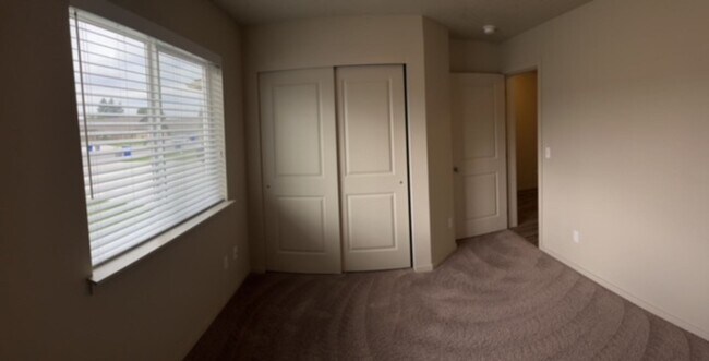 Building Photo - 1623