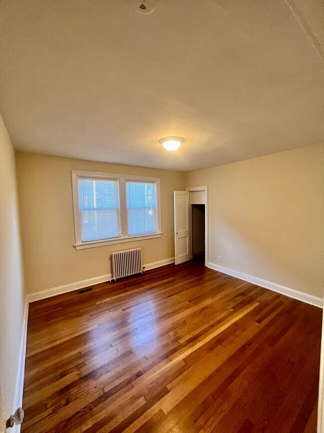 Building Photo - 4505 W Grace St