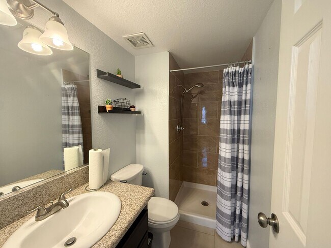 Building Photo - Fully Furnished 4 Bedroom Home! NO HOA! Park up to 6 vehicles! Pool and Spa! Close to Spring Moun...