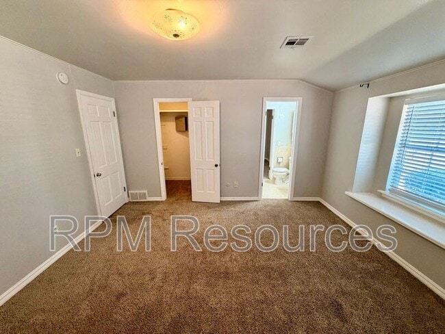 Building Photo - 4120 NW 44th St
