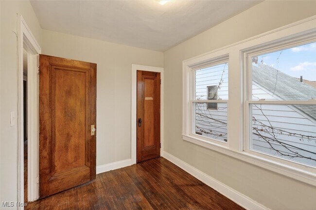 Building Photo - 8204 Bancroft Ave