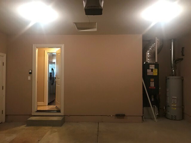 Building Photo - 3Bd/2Ba Single Story House - Available to View!