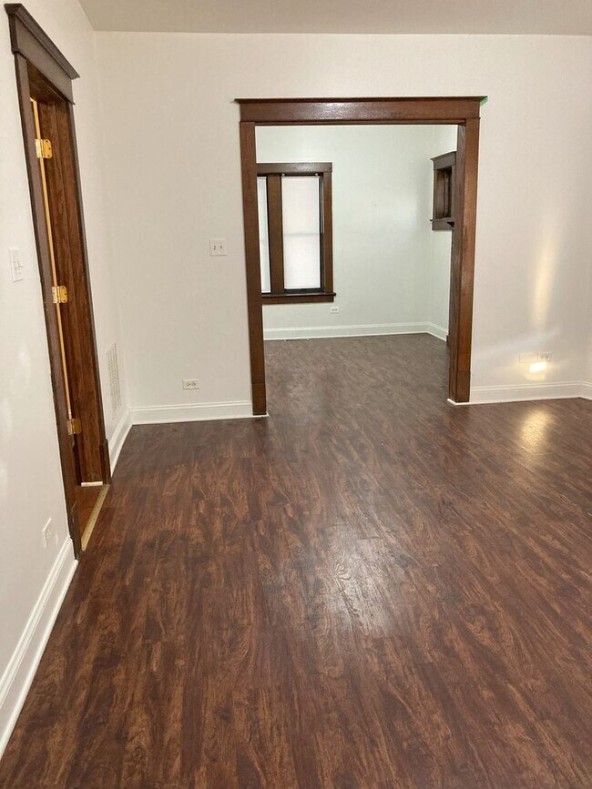 Building Photo - 305 Herkimer St