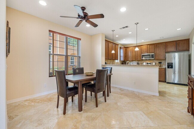 Building Photo - 52230 Desert Spoon Ct