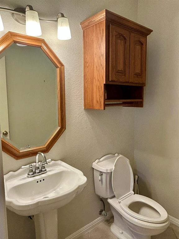 Building Photo - 121 Post Oak Ln