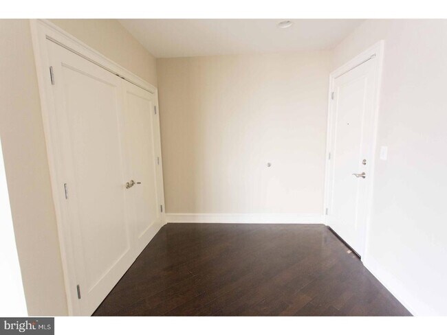 Building Photo - 201 N 8th St