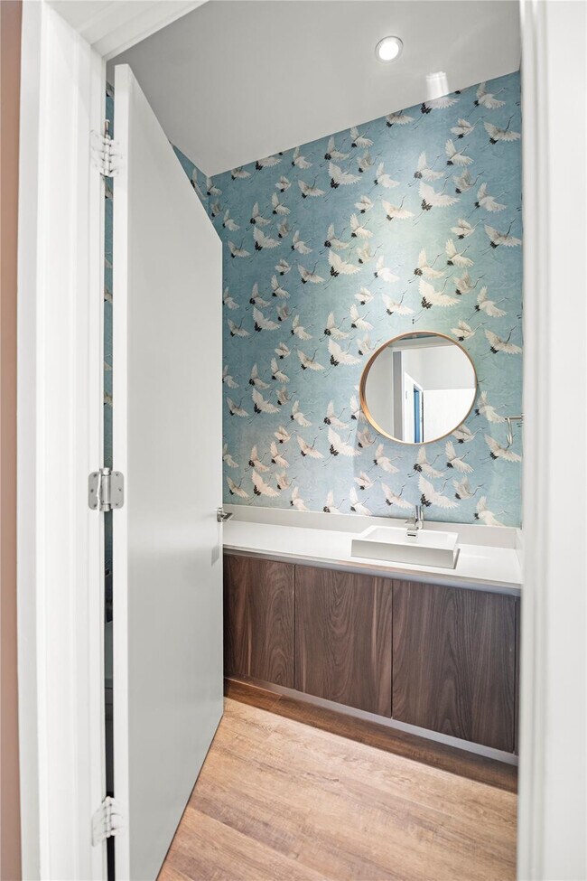 Building Photo - 480 NE 31st St