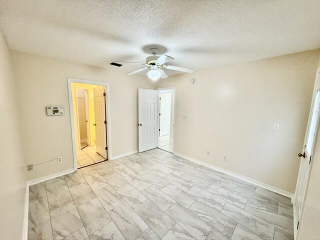 Building Photo - 957 Tray Dr
