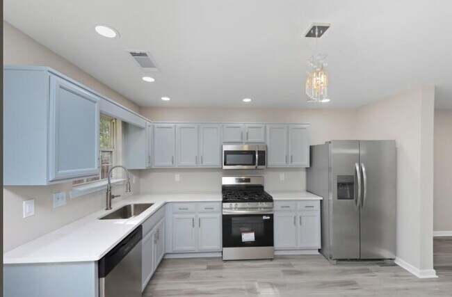 Building Photo - 3009 Fields Dr