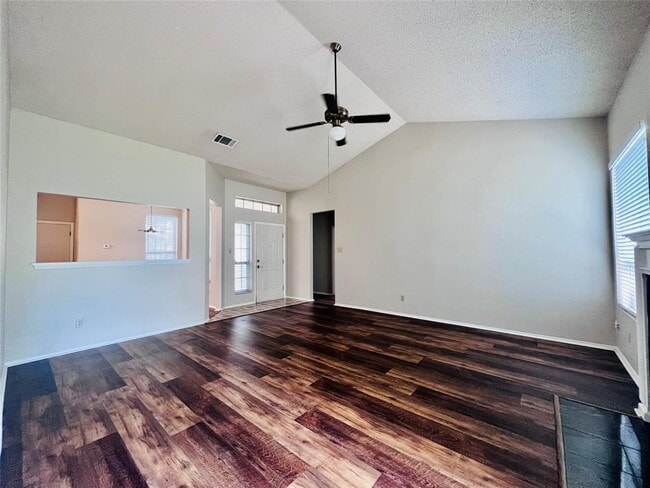 Building Photo - 2016 Castle View Dr