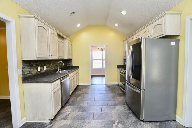 Building Photo - 2605 Turningleaf Ln