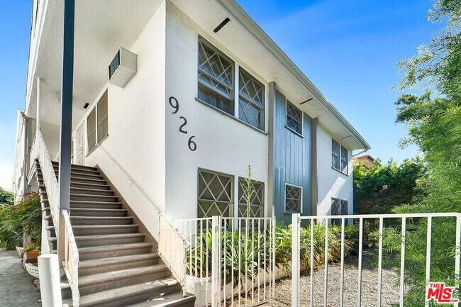 Building Photo - 926 N Spaulding Ave