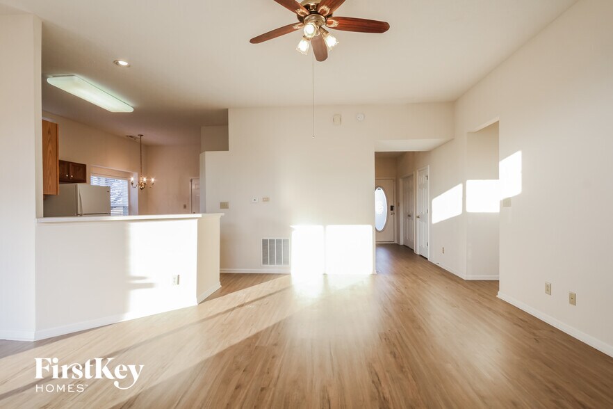 Building Photo - 13460 N Cedar Grove Ct