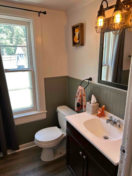 Building Photo - 1423 11th St