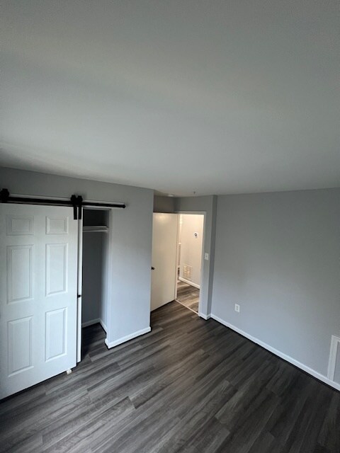 bd 1 inside view - 4801 Waltonshire Cir