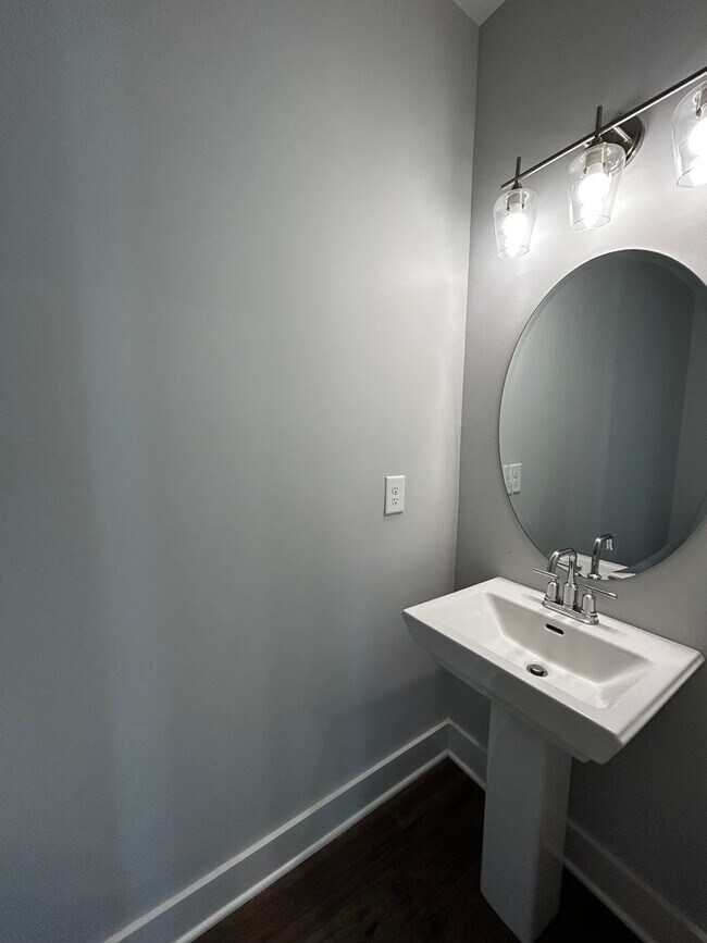 Building Photo - Welcome to Mill Town! 3 Beds, 2.5 Baths, w...