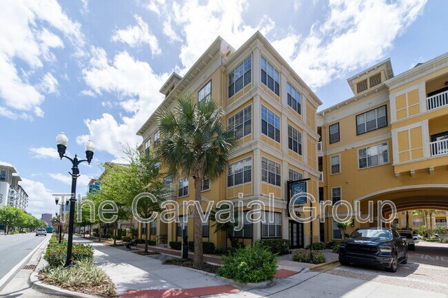 Building Photo - 860 N Orange Ave