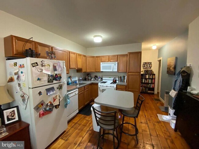Primary Photo - 1713 Christian St
