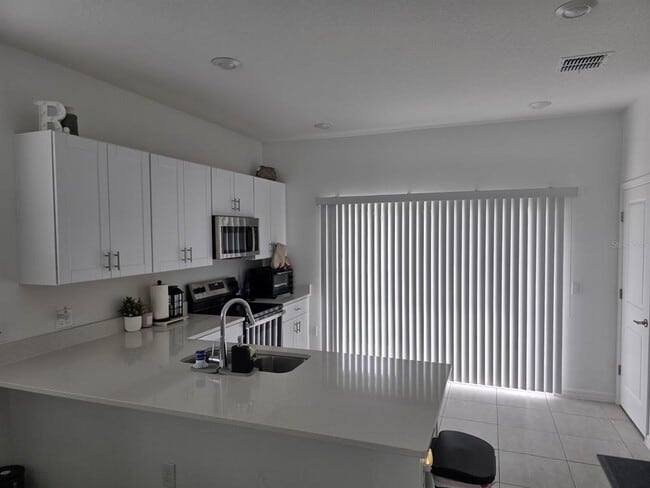 Building Photo - 3318 Composition St