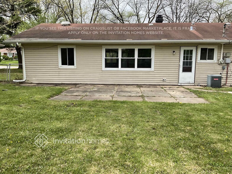 Building Photo - 1875 N Newport Rd