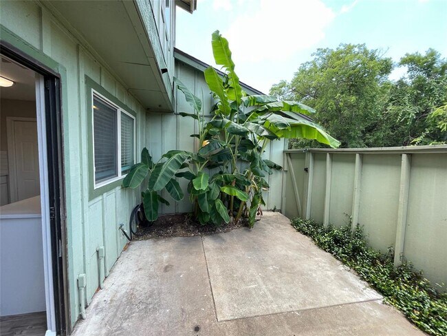 Building Photo - 5061 Fort Clark Dr