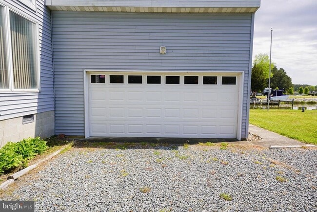 Building Photo - 39028 Bayview W