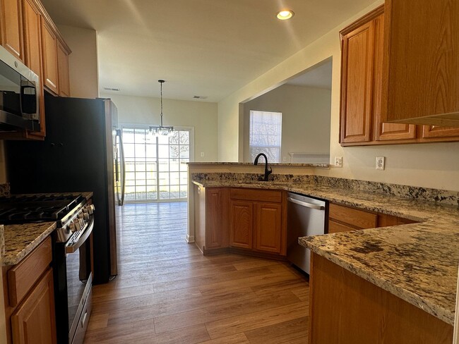 Building Photo - 126 Shumard Ct