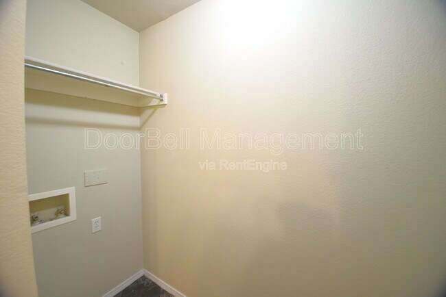 Building Photo - 89 W Fairlane Ct
