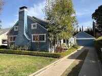 Building Photo - 2329 N Riverside Dr