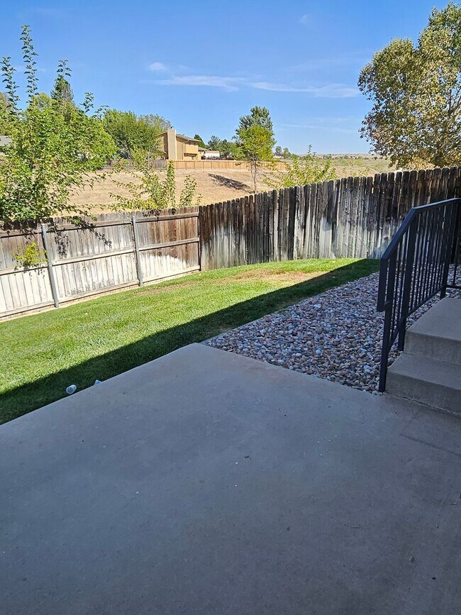 Building Photo - 931 Village Cir