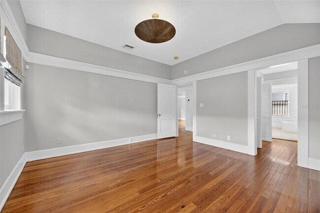 Building Photo - 3003 W Harbor View Ave